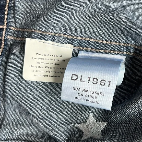 100% Authentic DL1961 Girls Denim Jean Jacket Star Design size 2/3 Dark Wash - Picture 3 of 5